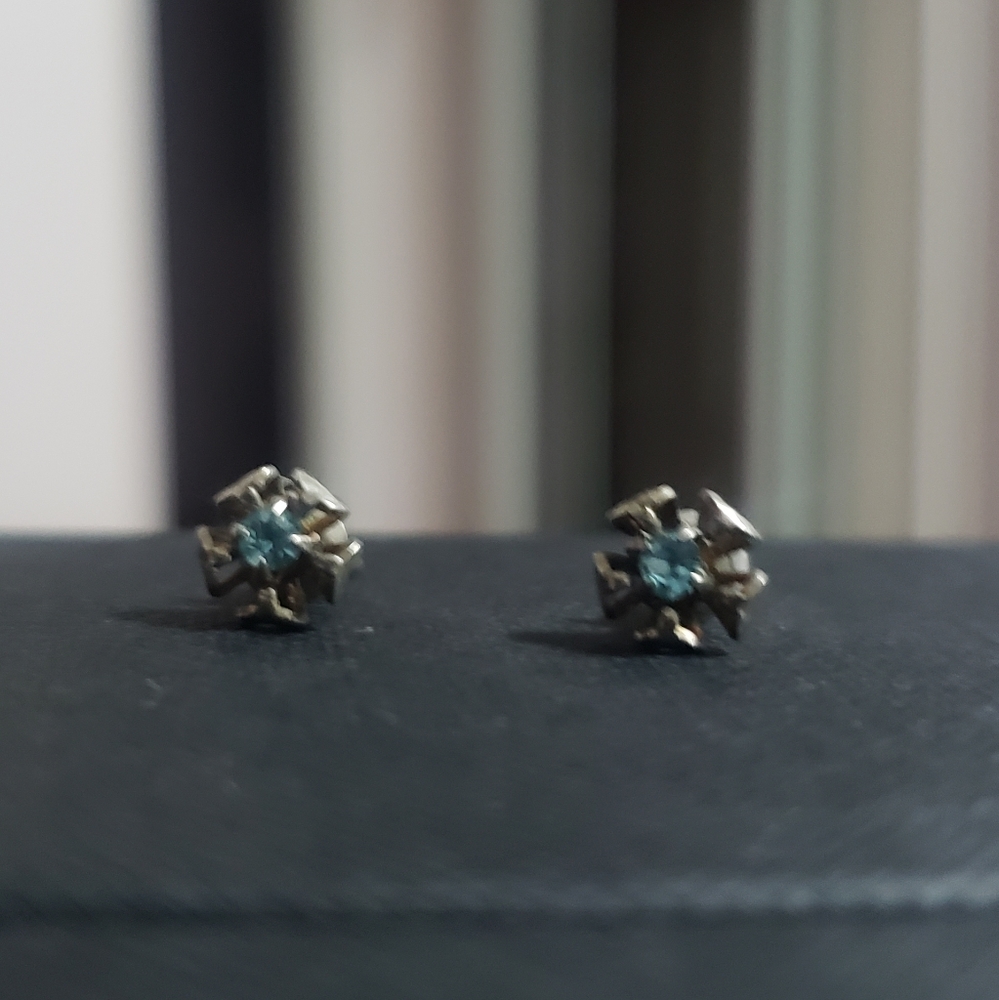 Vintage Earings - Picture 1 of 4